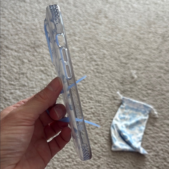 Loopy Case - iPhone 13 Pro - Picture 4 of 5